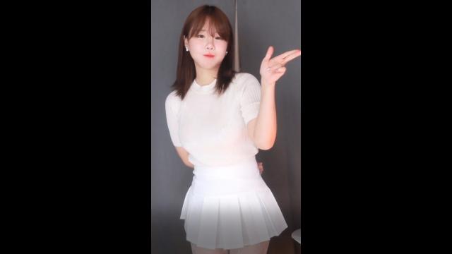 [캐치]🔞💥구찌 에디린 섹시댄스 혼자서도 잘해요 신입여캠 여캠 1일차 화이트디린이💥🔞[돌아와요 에디린👧] | 아프리카Tv Vod